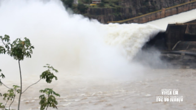 Tempo e Temperatura em Foz do Iguaçu: Tanta água que a Itaipu abriu as comportas