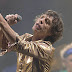 Mick Jagger chega aos 70 com gingado intacto; lembre momentos marcantes [Revista Biografia]