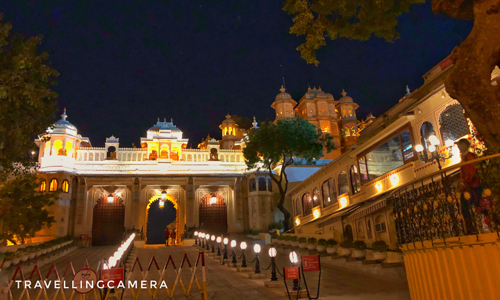 Above photograph shows entry gate of City Palace in Udaipur, Rajasthan. This is how it looks in the evening. We went there for evening Light & Sound show as well. That's when this photograph is clicked. We will separately share about Light & Sounds show at City Palace of Udaipur.