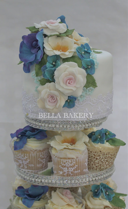 BLUE WHITE SUMMER FLOWERS WEDDING CUPCAKE TOWER