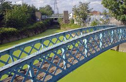 Carpenters Lock and footbridge