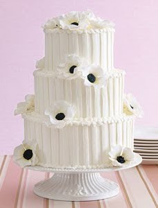 wedding cakes romantic