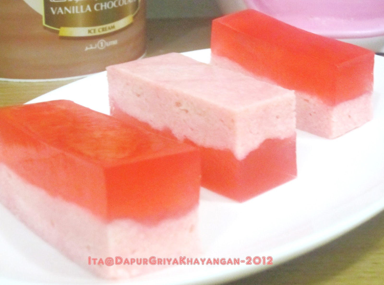 Dapur Griya Khayangan: Puding Lapis Roti Tawar