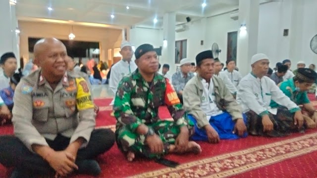 Hadiri Acara Halal Bihalal, Bhabinkamtibmas Polsek Denpasar Barat Bersinergi Dengan Babinsa Pastikan Harkamtibmas Tetap Terjaga