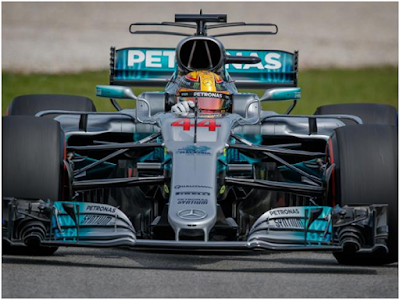 Lewis Hamilton Raih Pole Position di Qualifikasi F1 GP Sepang Malaysia, Sedangkan Sebastian Vettel Mengalami Insiden Kecil