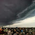 Nuvens assustadoras, mau tempo e ventania assustam moradores de cidade baiana
