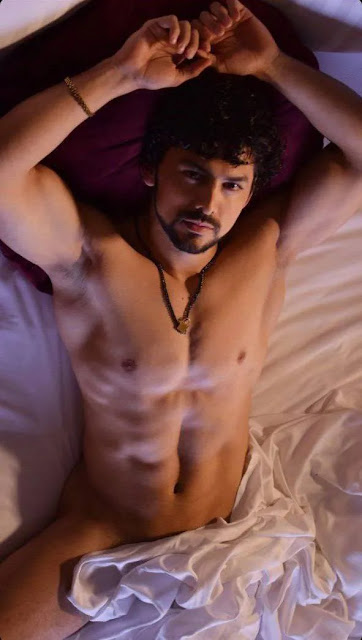 Miguel Martinez desnudo