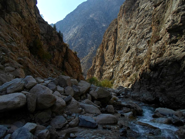Ущелье с водопадом на 50 километре, Варзоб, Горы Таджикистана