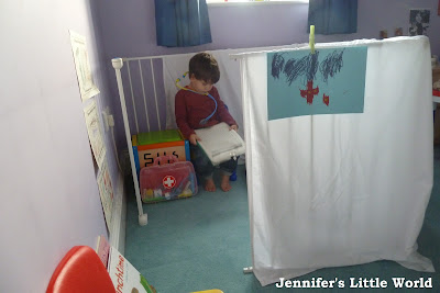 How to make a doctor's surgery role play area for children