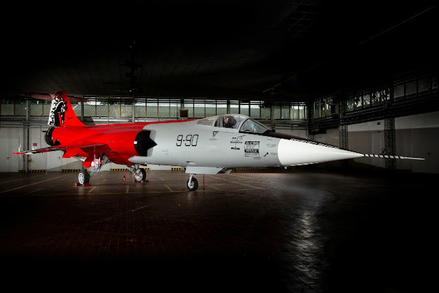 Italian Starfighter Ferrari livery