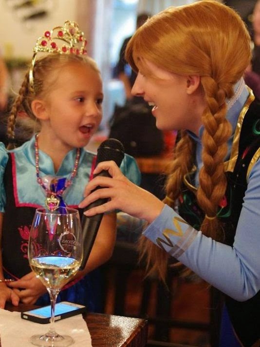 Elsa Anna Anime Frozen Film Series Disney Princess, anna, purple, black  Hair png | PNGEgg