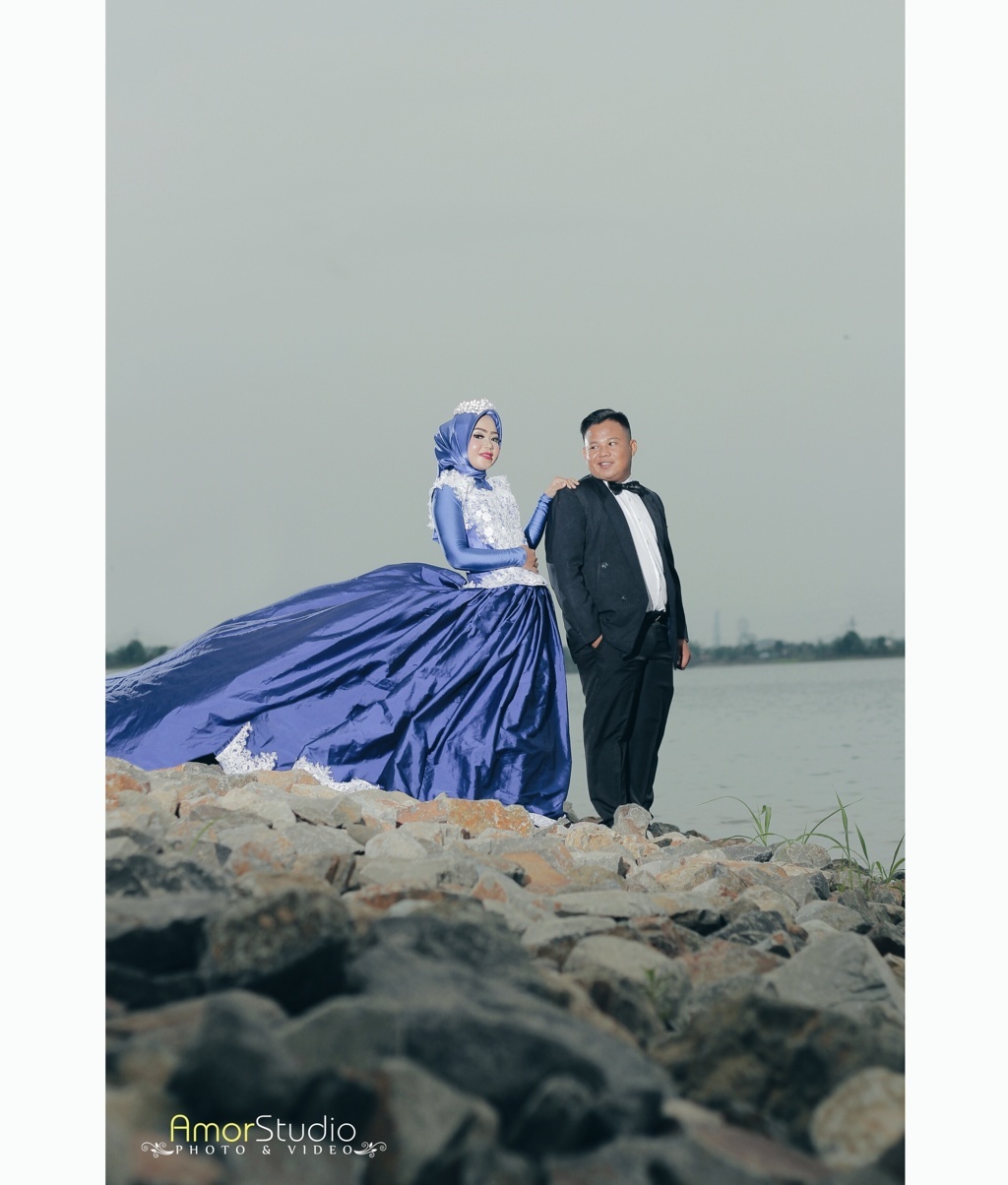 Kumpulan Pose Photo Prewedding Hijab Muslimah Outdoor Motif Henna