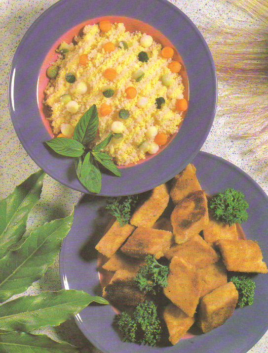 Plat de semoule-à couscous et gnocchis