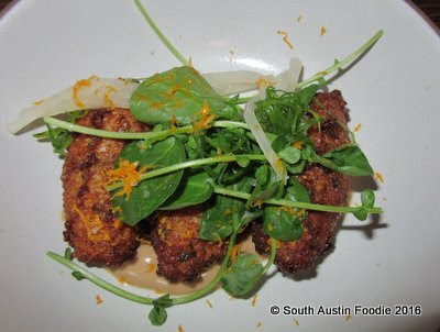 Cafe No Se -- quinoa fritters with cashew butter