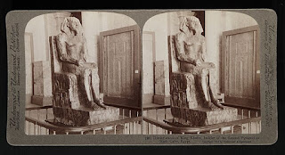 Imágen: Estatua entronizada de Kefrén. Foto 1904.