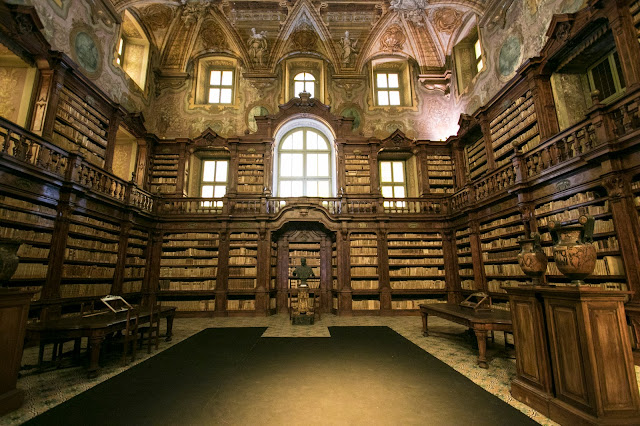 Biblioteca-Complesso monumentale dei Girolamini-Napoli