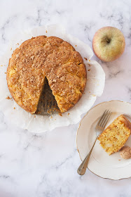 Torta di mele e amaretti