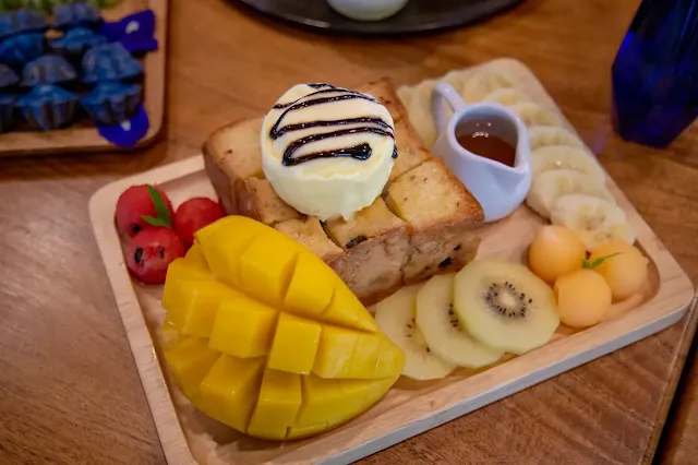 ฮันนี่โทสต์ (Honey Toast)