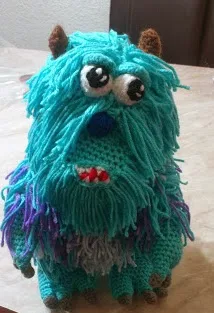 http://novedadesjenpoali.blogspot.com.es/2013/12/patron-sulley-amigurumi-monster-inc.html