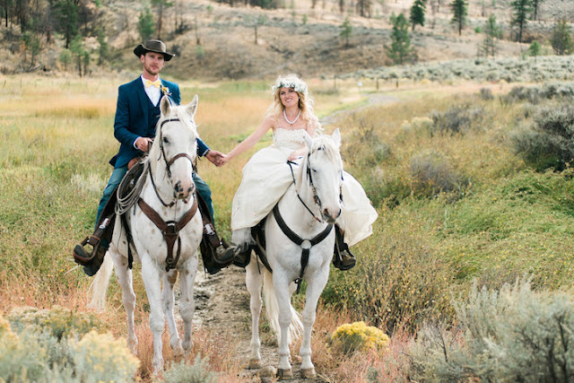 Casal registra belas fotografias de casamento no galope de cavalos