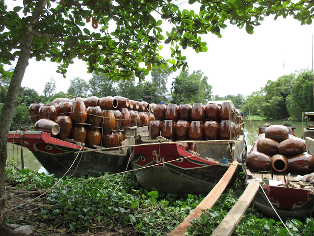 Ghe chở lu