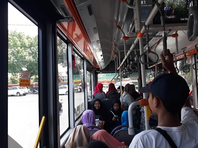 Suroboyo Bus, Angkutan Umum atau Bus Wisata Kota?