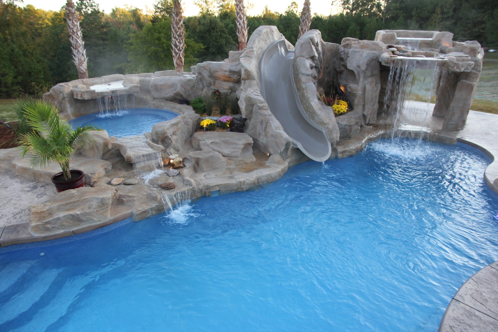 Fantastic Swimming Pool Ideas For Backyard