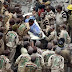 Επιζώντες στο κτήριο που κατέρρευσε στο Νέο Δελχί αναζητούν οι διασώστες, πάνω από 60 οι νεκροί