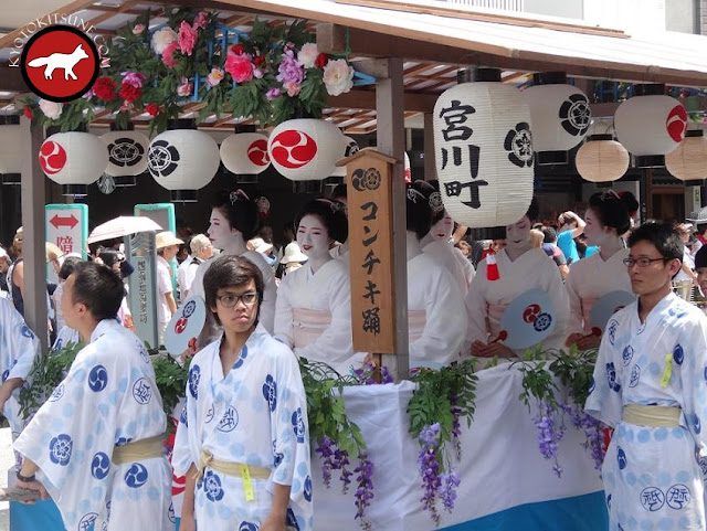 Char des Geiko de Kyoto pendant le Gion matsuri