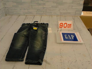 未使用品　子供服　９０ｃｍ　GAP　デニムパンツ　７９８円