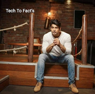 What is the monthly income of Siddharth Shukla?