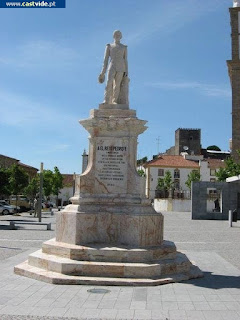 MONUMENT / Praça Dom Pedro V, Castelo de Vide, Portugal