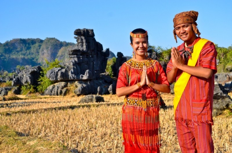 5 Baju  Adat Sulawesi Selatan Nama Penjelasan  dan 