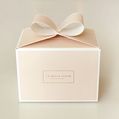 Cake Box with Ribbons