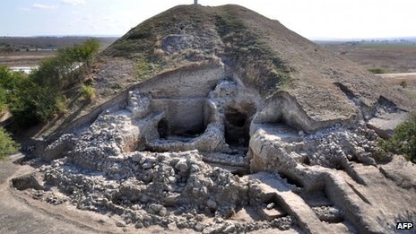 http://silentobserver68.blogspot.com/2012/10/europes-oldest-prehistoric-town.html