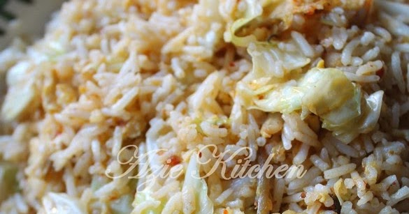 Azie Kitchen: Nasi Goreng Ikan Bilis Yang Mudah Tapi Sedap