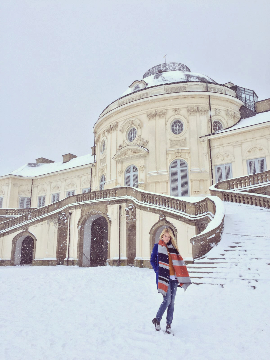 Colorblocking Fashion Outfit Winter Schnee Schloss Solitude Stuttgart