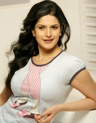 zarine khan in veer movie. hot Zarine Khan looking worried in wallpaper of zarine khan in veer movies.