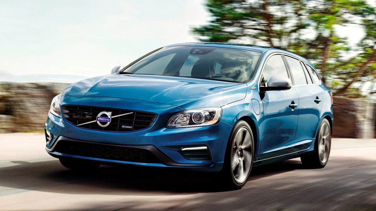 Volvo V60 Plug-In Hybrid R-Design front side