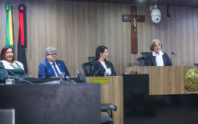 João Azevêdo prestigia solenidade de posse da presidente do Tribunal Regional Eleitoral da Paraíba