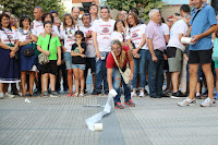 Campeonato de lanzamiento de papel higiénico en las fiestas de Retuerto