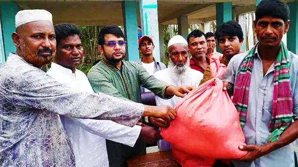 বকশীগঞ্জে সুশীল সমাজ ছাত্র সংগঠনের খাদ্য সহায়তা বিতরণ