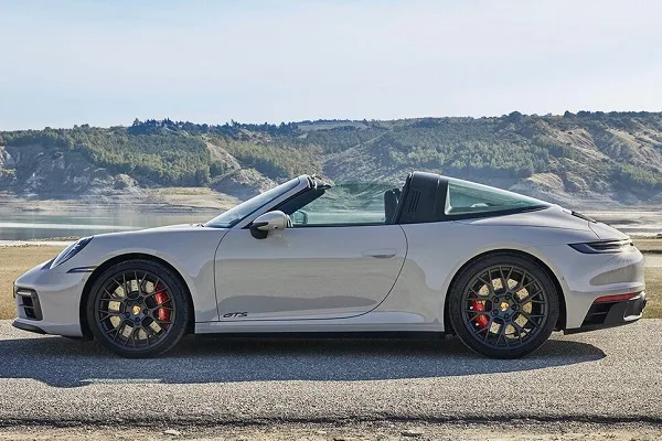 Porsche 911 GTS