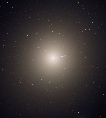 galáxia M87