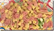 Caramelle ripiene di rapa rossa e mandorle