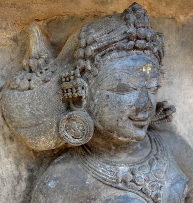 Tempio Yogini Hirapur 64 YOGINI DI HIRAPUR TRA DANZA E PITTURA un progetto a cura di MARIALUISA SALES
