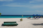 The beaches of Barbados are among the best in the world. (beach )