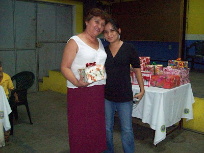 Conmemorando el día de las madres - foto: José Vásquez y Fabiola Vásquez (07 y 11/05/08)