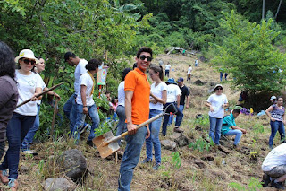 Nueva Acrópolis siembra más de 1000 arbolitos en Coatepeque