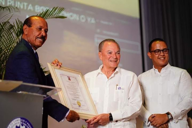 Don Frank Rainieri recibe reconocimiento como “Hijo Distinguido de San Cristóbal”